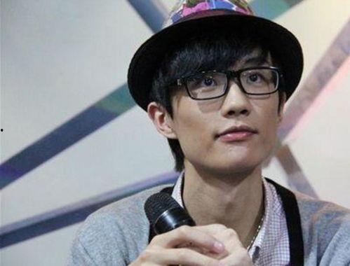 吃瓜星娱乐削腮男歌手